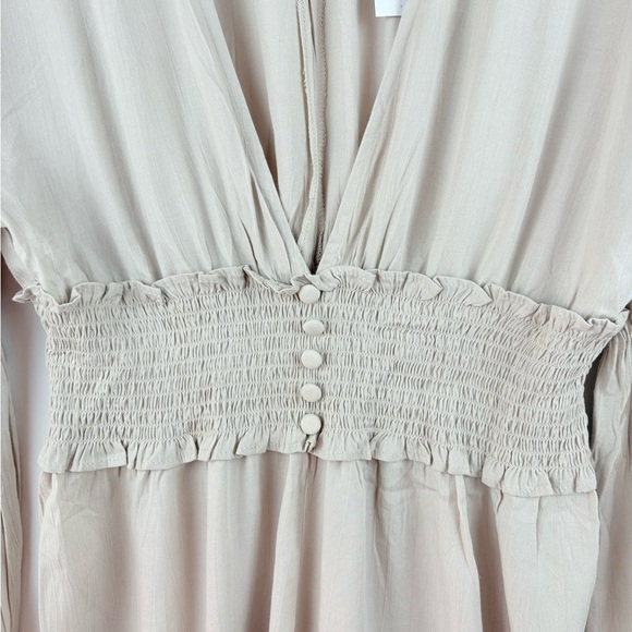 Forever 21 Women's Beige Long Sleeve Button Smocked Waistband Romper Medium NWT - Picture 2 of 6